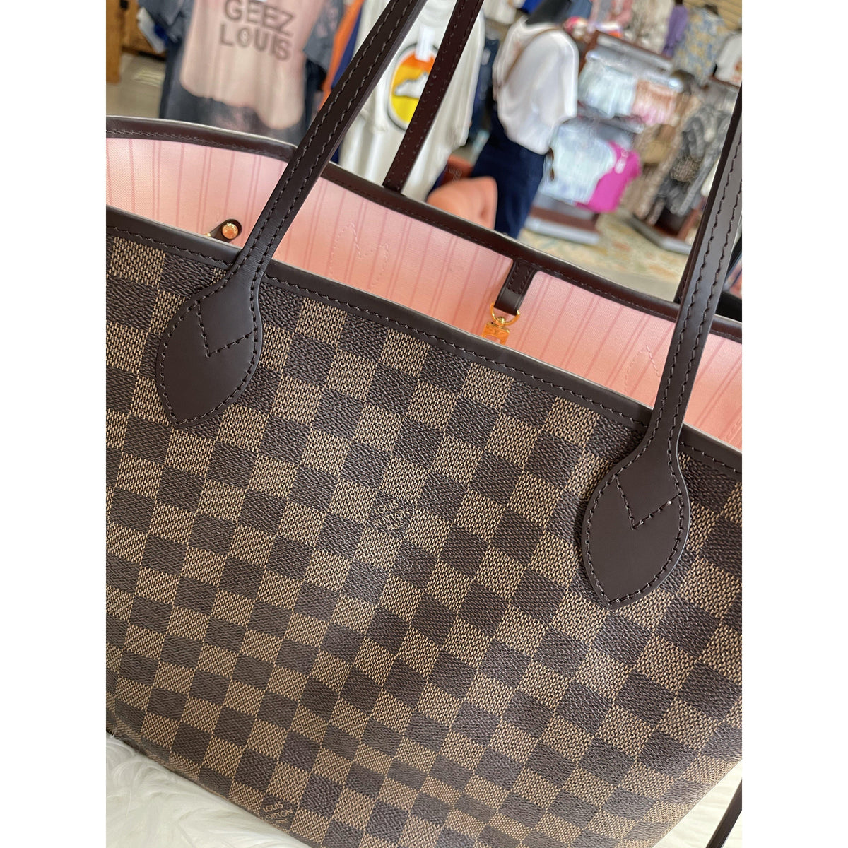 Louis Vuitton Neverfull MM in Damier Ebene Rose Ballerine