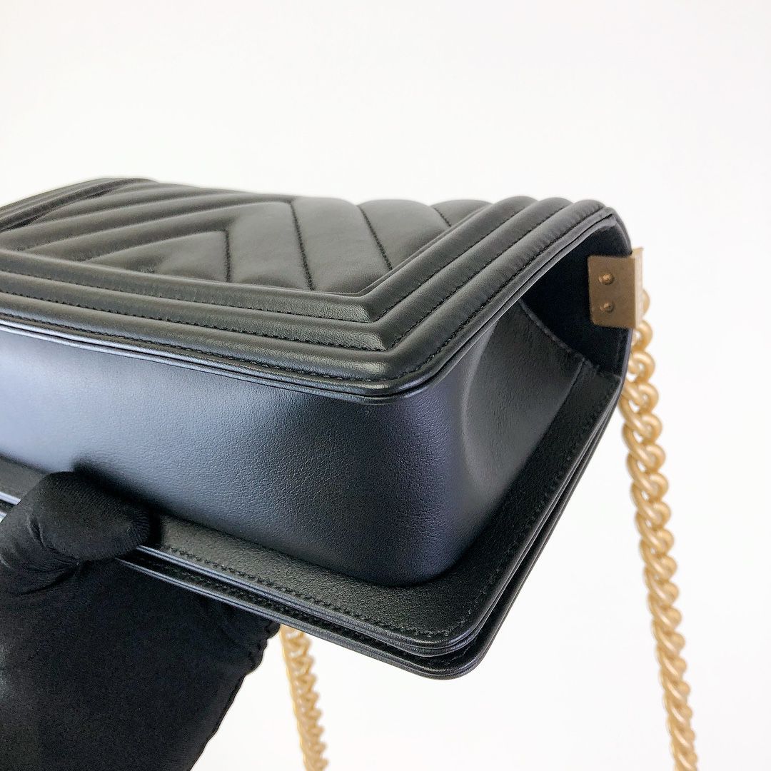Small Boy Bag Caviar Calfskin Black GHW