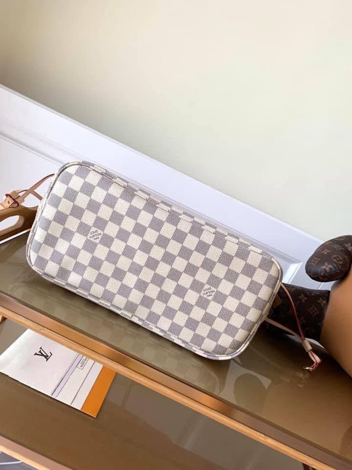 Louis Vuitton Neverfull MM Bag