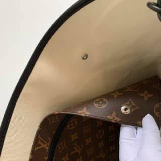 Louis Vuitton Week End ToTe Gm Bag