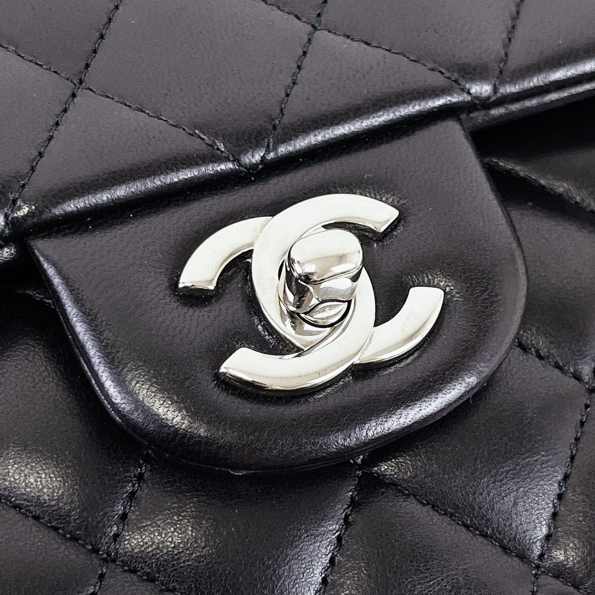 Medium Classic Double Flap Lambskin Black SHW