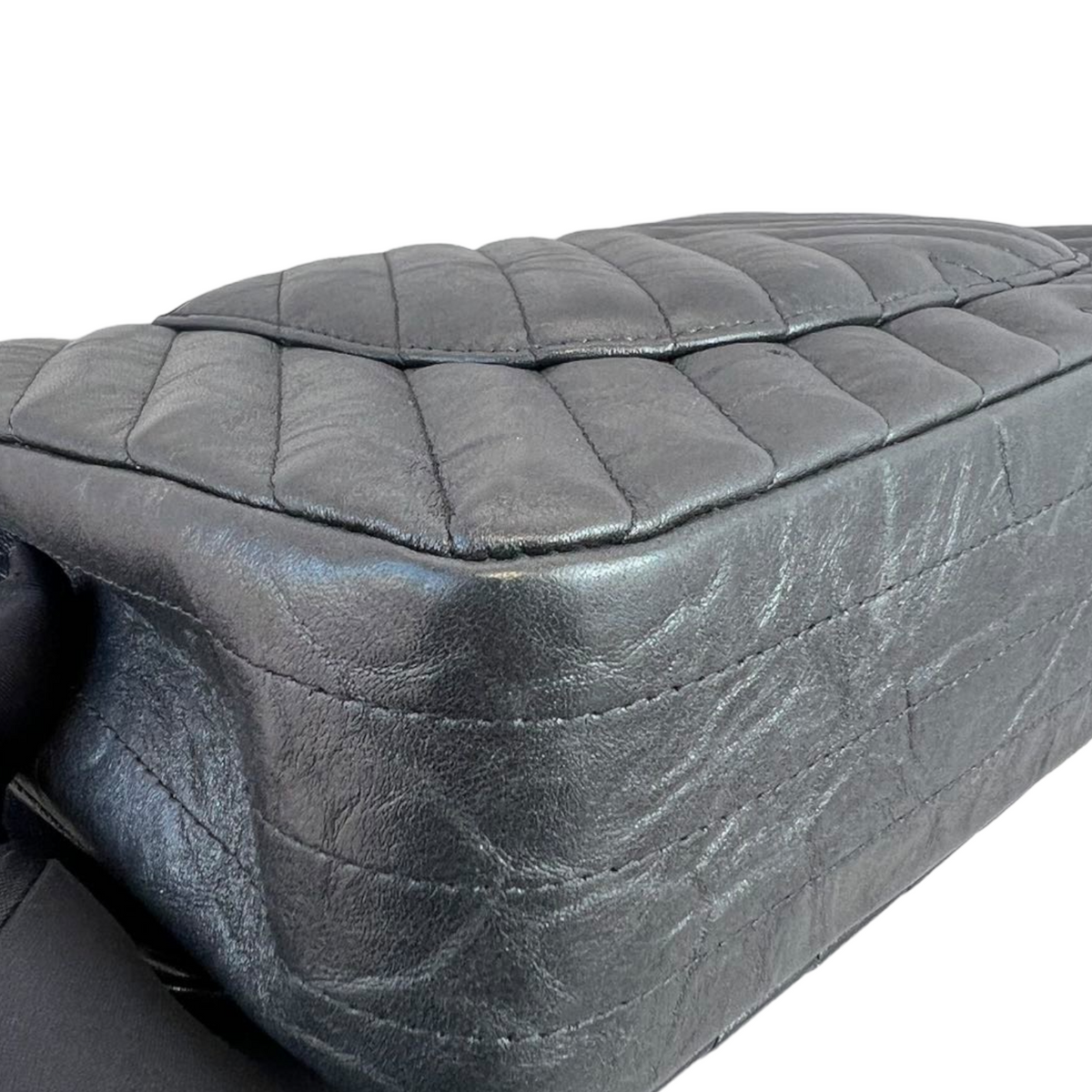 Classic Flap Medium Chevron Metallic Calfskin Black GHW
