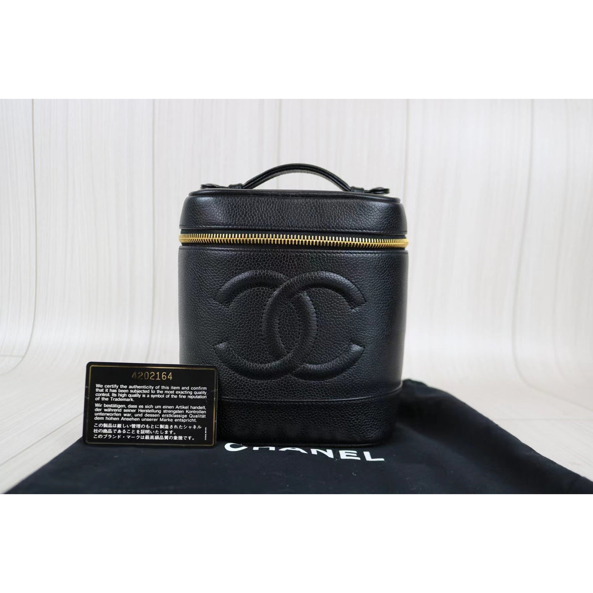 Rank A ｜ CHANEL Caviar Skin Vanity Handbag ｜021708