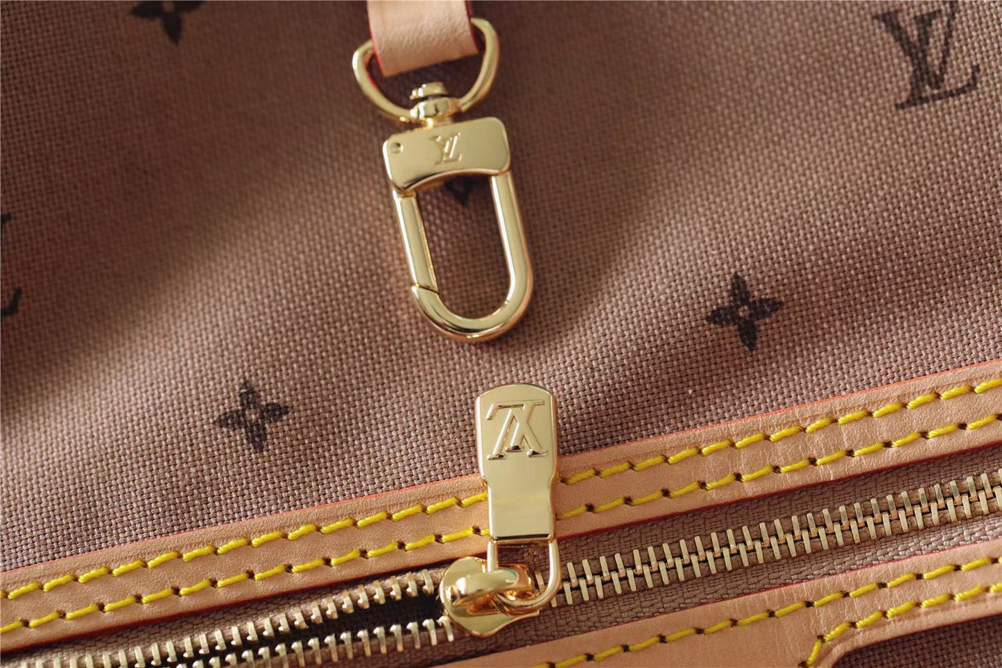 Louis Vuitton Neverfull MM Tote Bag