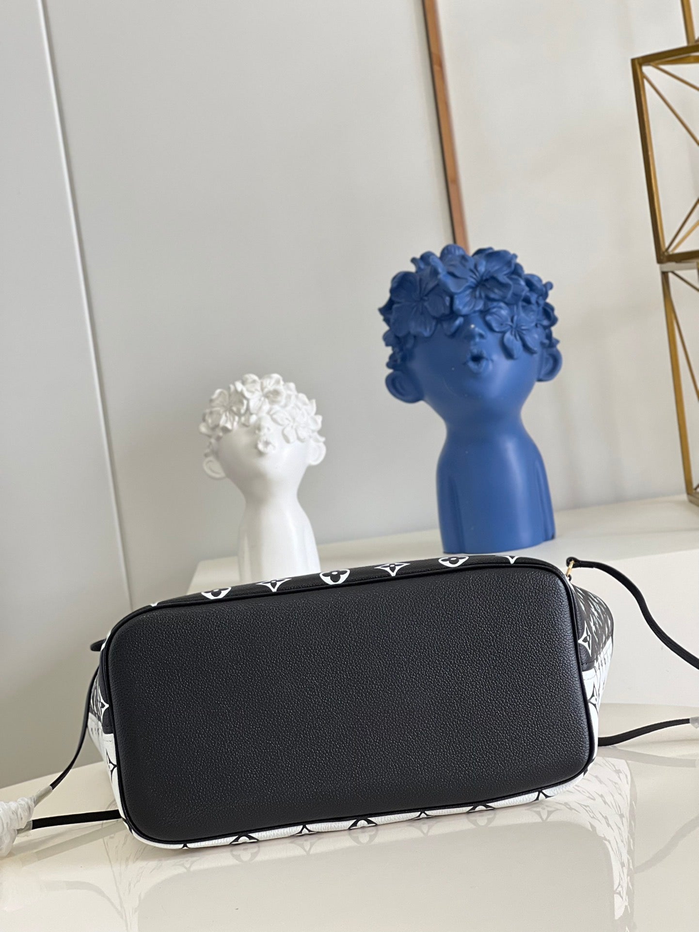 Louis Vuitton Neverfull MM  Tote Bag