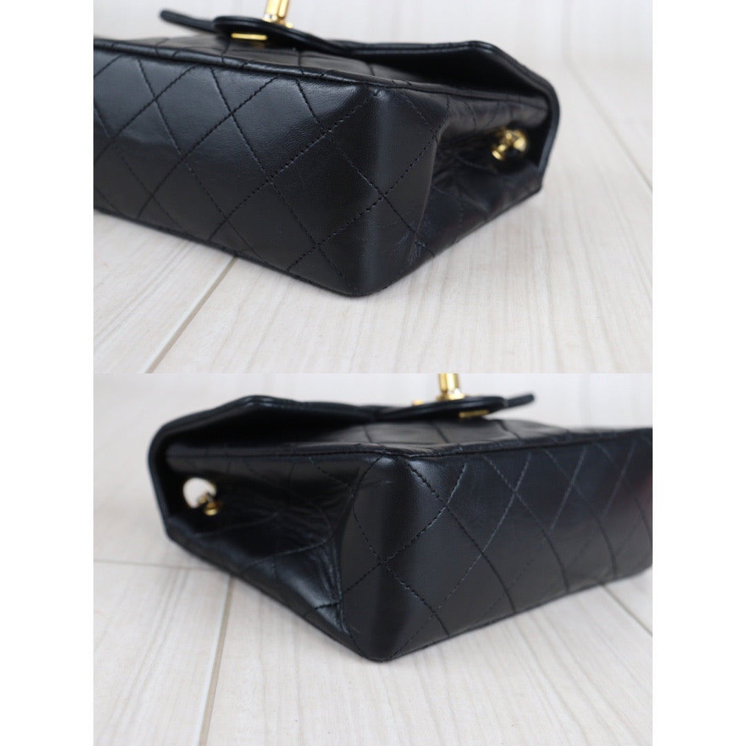 Rank AB ｜ CHANEL Black Lanbskin Square 17 Shoulder Bag Made In 1989～1991 Year｜V23071427
