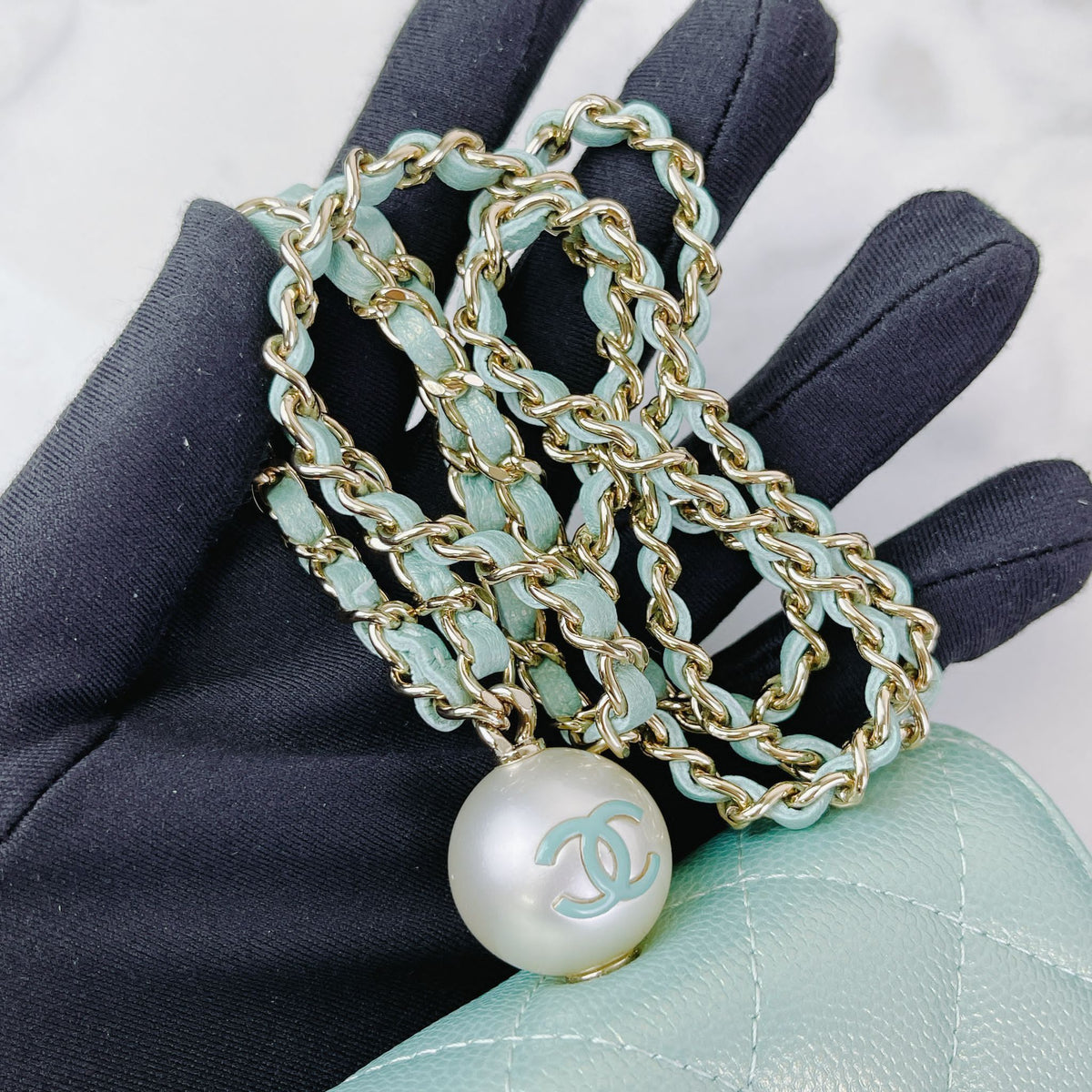Caviar Quilted Pearl  Holder Caviar Blue GHW