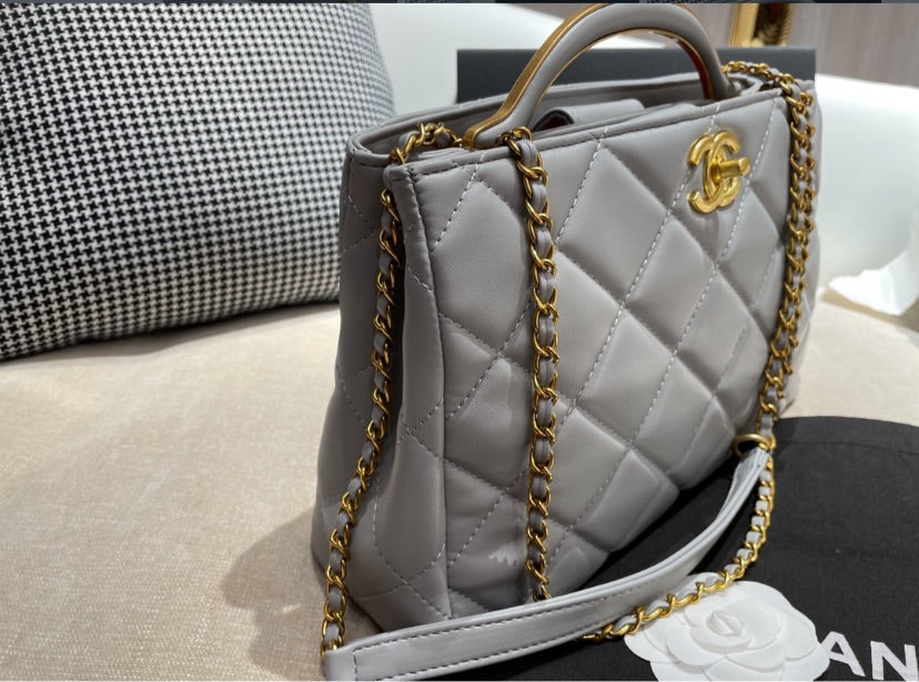 Grey leather Chanel handbag