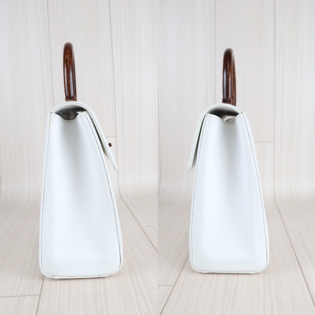 Rank A ｜ CHANEL Caviar Skin Leather Pear blossom wood HandBag White｜23062620