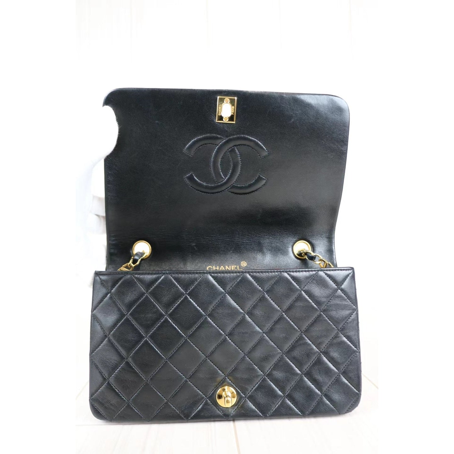 Rank A ｜ CHANEL Vintage Matrasse Lamb Skin Chain Shoulder Bag ｜021607