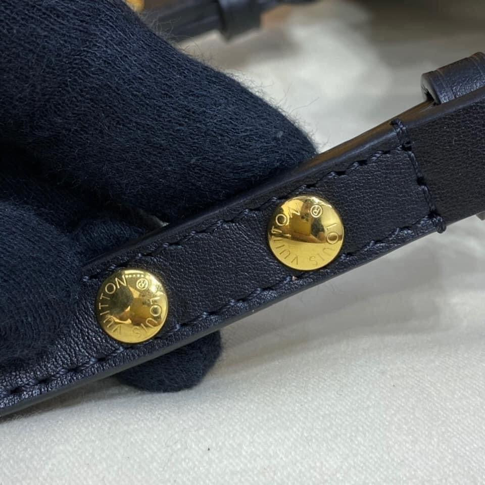 Louis Vuitton NeoNoe MM bag