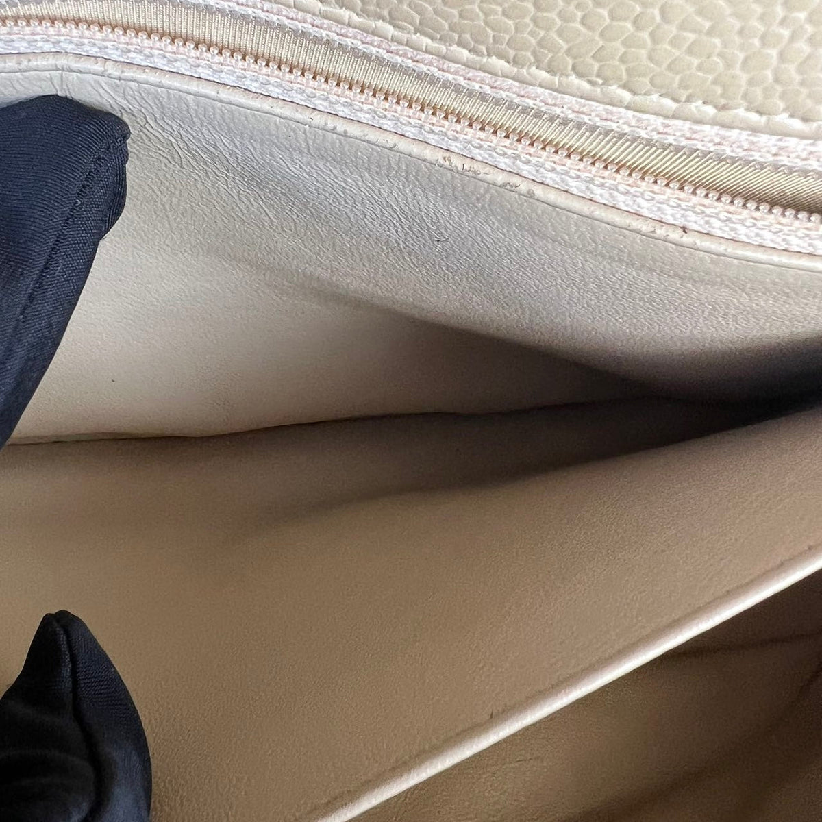 Classic single Flap Beige Jumbo SHW