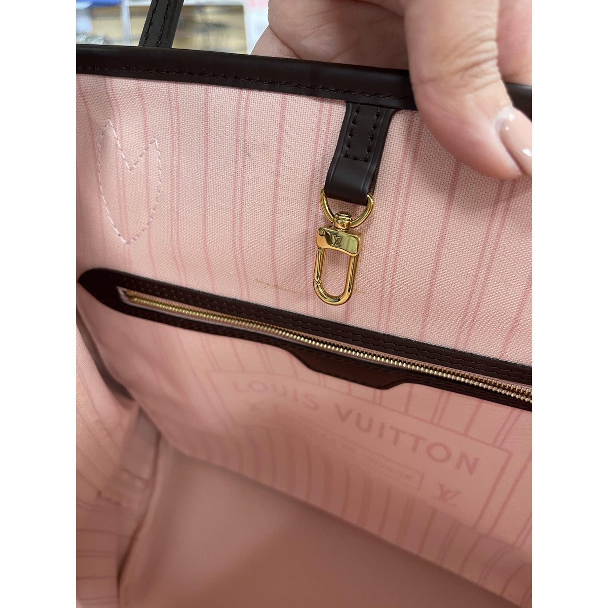 Louis Vuitton Neverfull MM in Damier Ebene Rose Ballerine