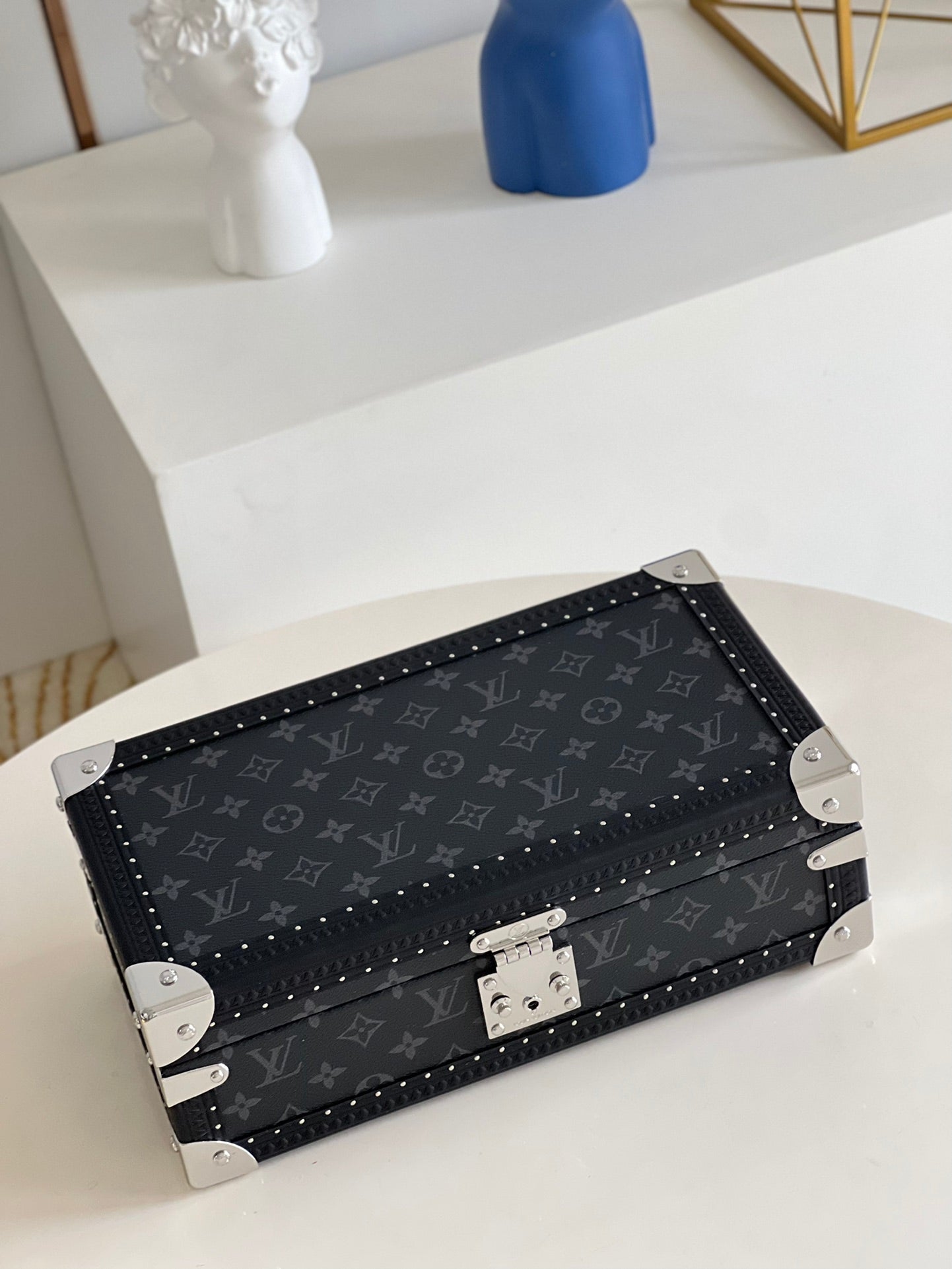 Louis Vuitton  8 Watch Case