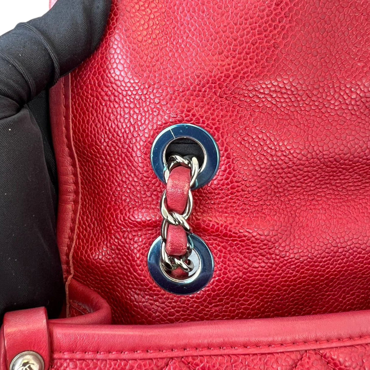 French Riviera Flap Caviar Red SHW