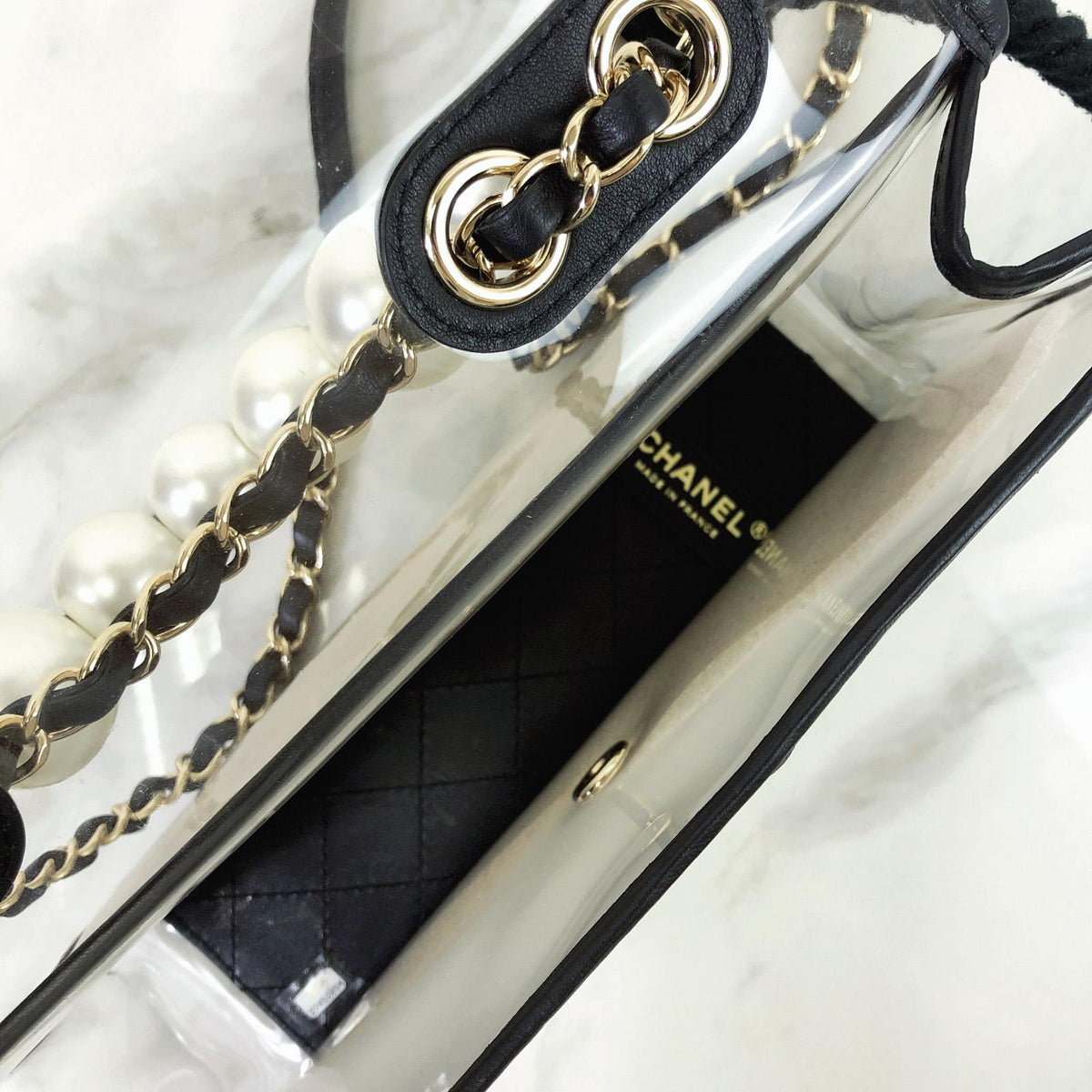 Coco "Sand by the Sea" Runway Pearl Handle Black PVC