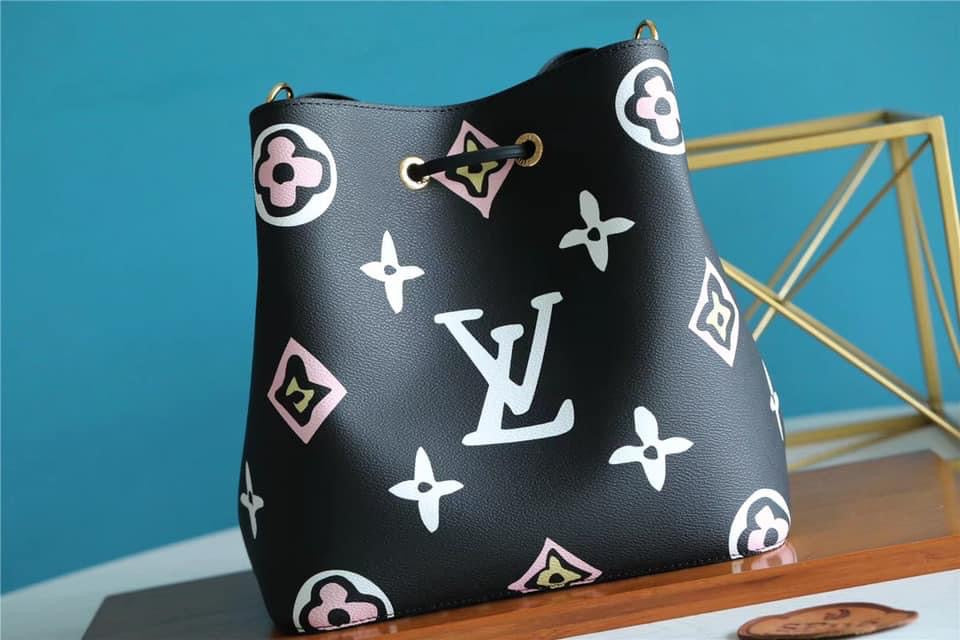 Louis Vuitton NeoNoe MM Bag