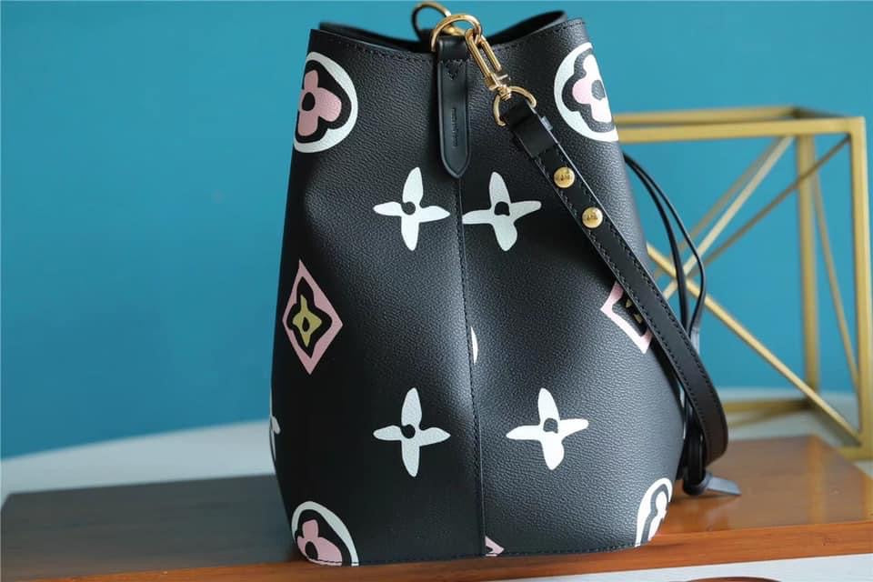 Louis Vuitton NeoNoe MM Bag