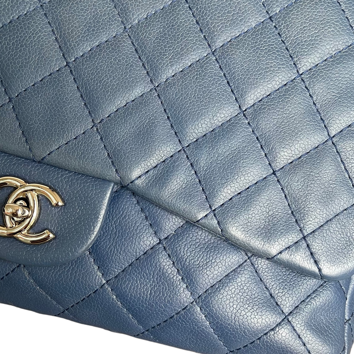 Single Flap Jumbo Washed Caviar Blue SHW