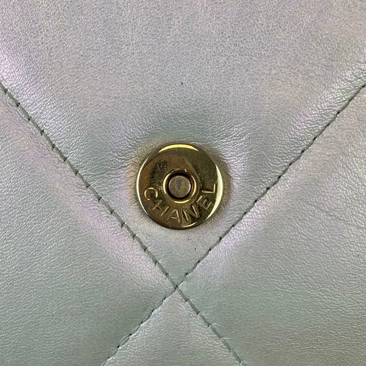 19 Quilted WOC Iridescent White