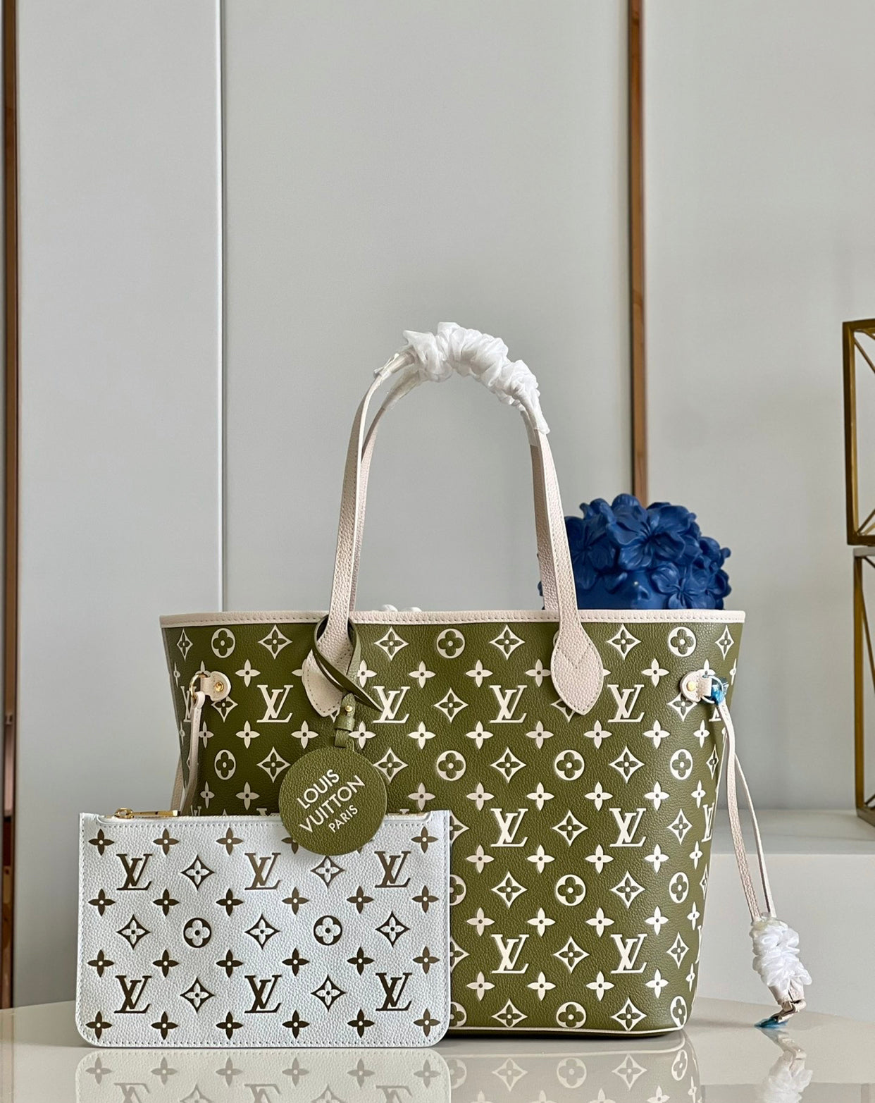 Louis Vuitton Neverfull MM  Tote Bag