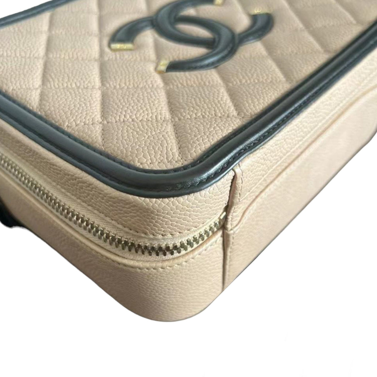 CC Medium Caviar Quilted Vanity Case Beige GHW