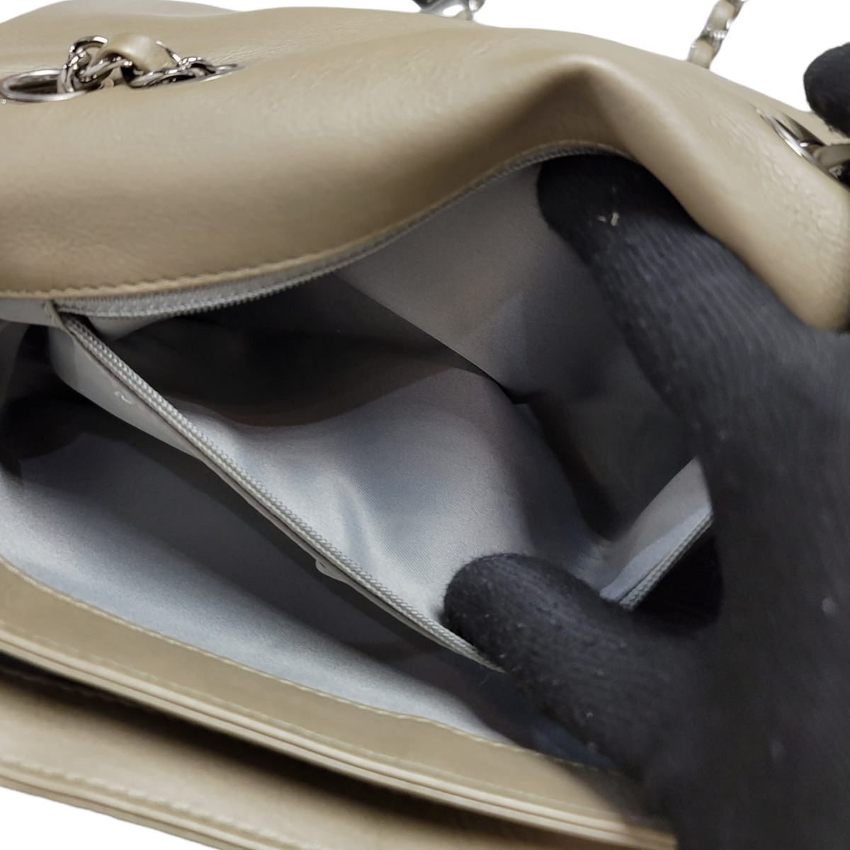 Seasonal Flap Calfskin Gold SHW