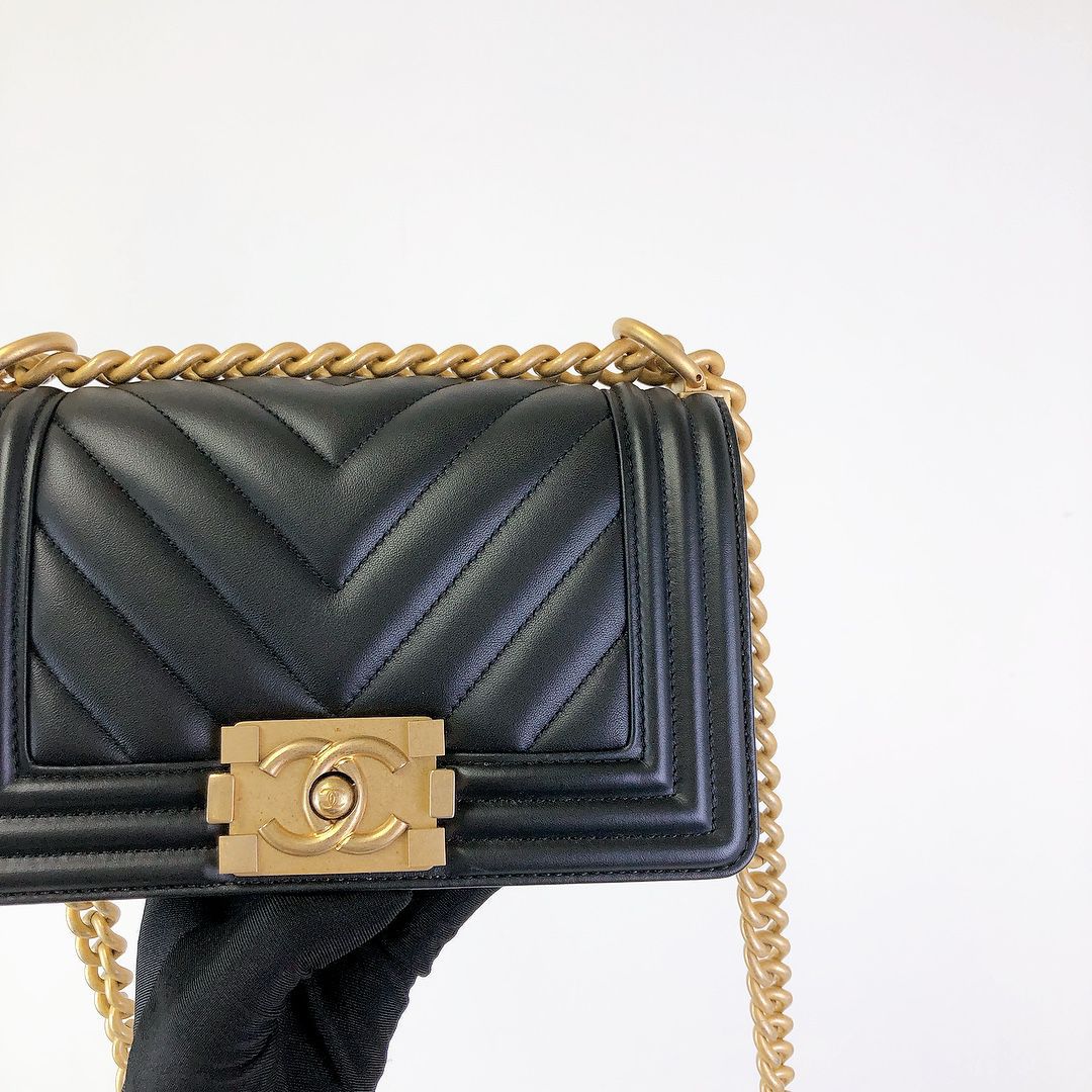 Small Boy Bag Caviar Calfskin Black GHW