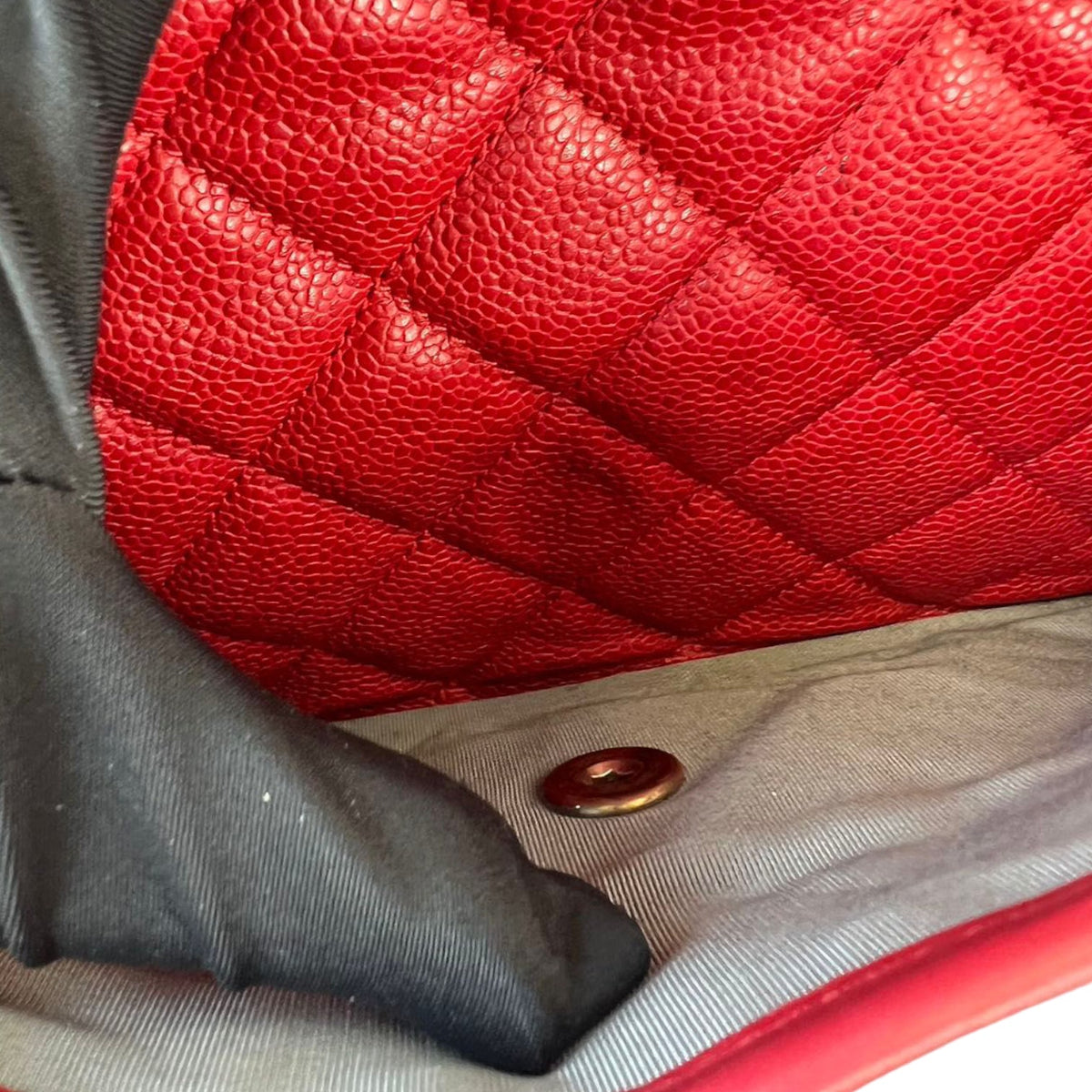 French Riviera Flap Caviar Red SHW