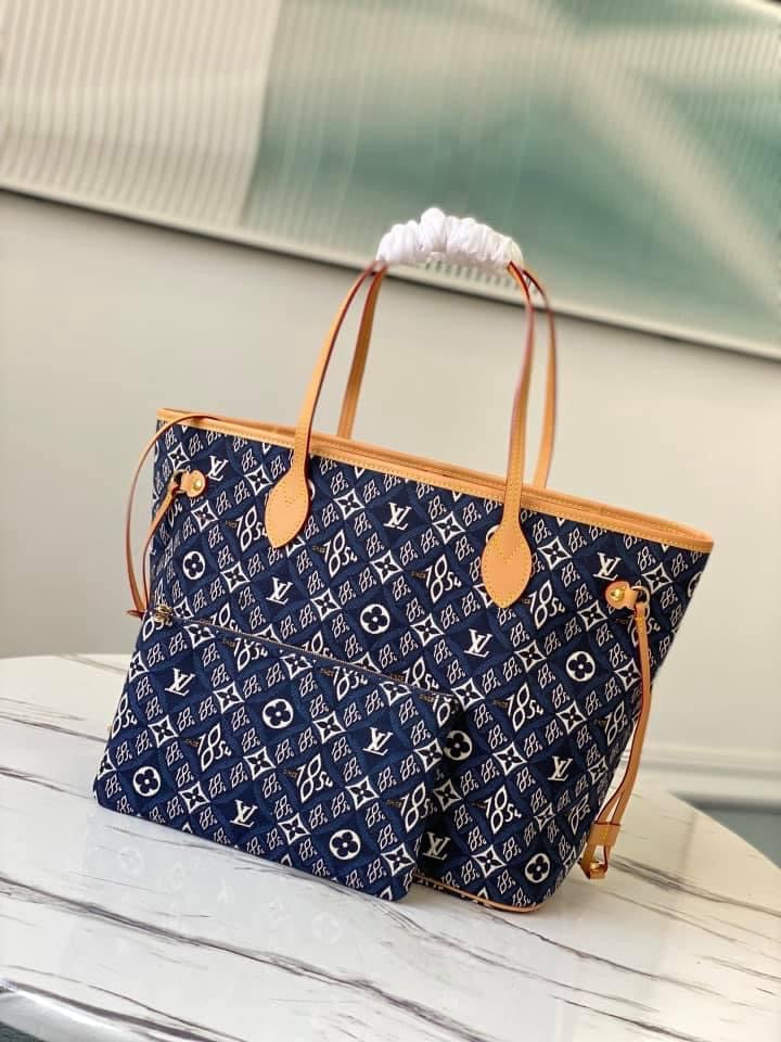 Louis Vuitton Neverfull MM Bag