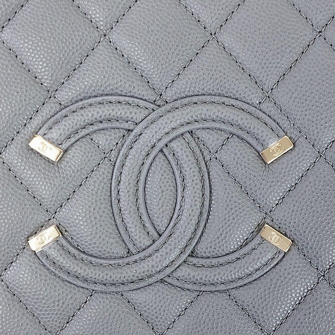 Medium CC Filigree Caviar Vanity Grey SHW