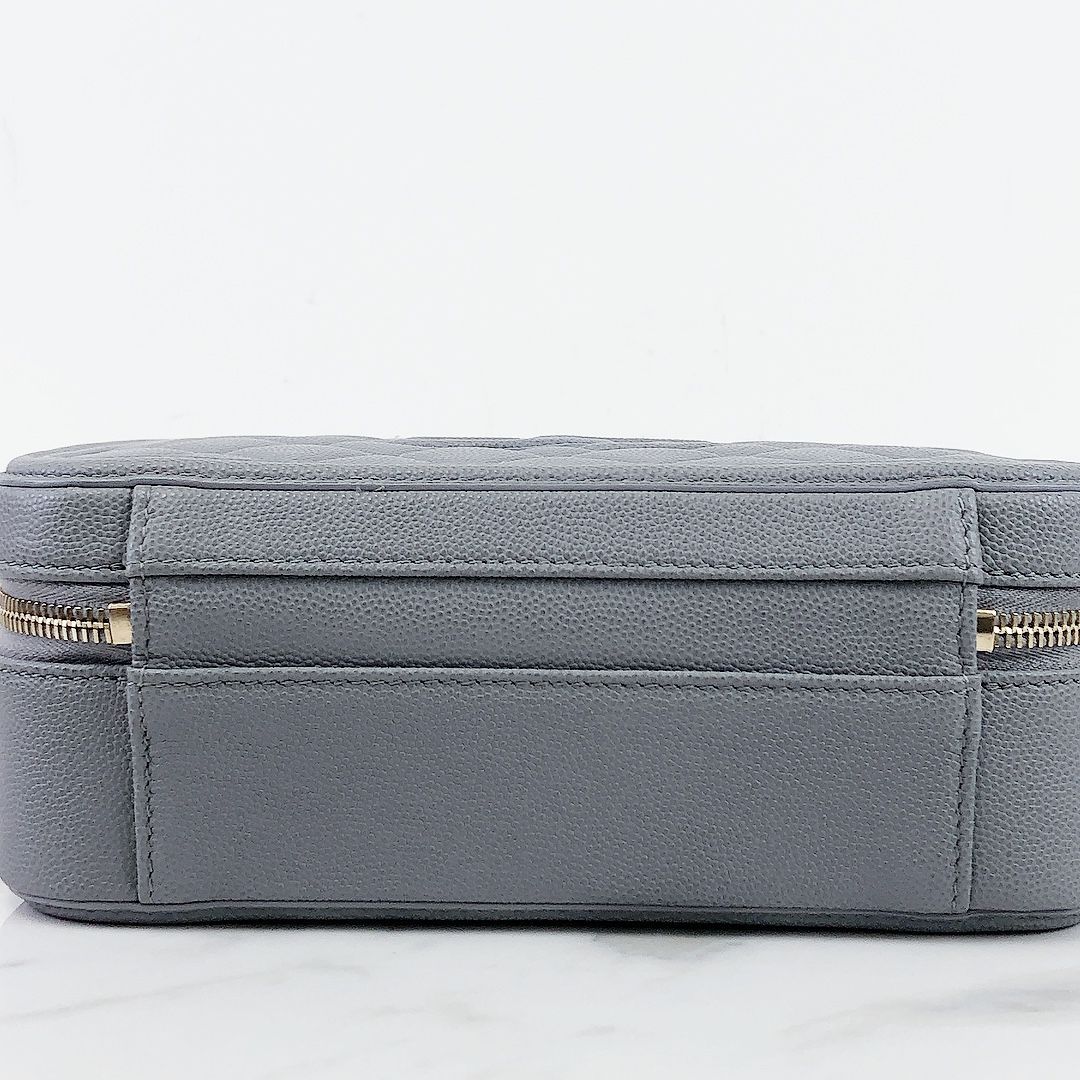 Medium CC Filigree Caviar Vanity Grey SHW