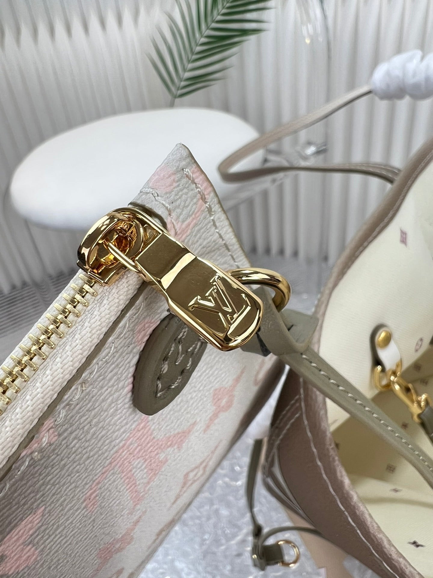 Louis Vuitton Neverfull MM  Tote Bag