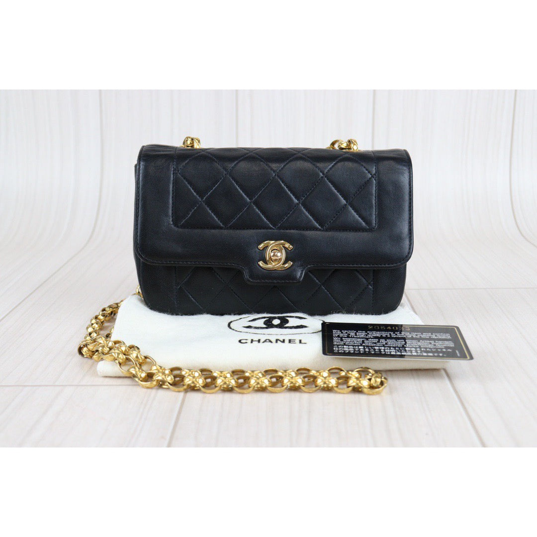 Rank AB ｜ CHANEL Matrass Lamb Leather Chain Shoulder Bag｜23042211