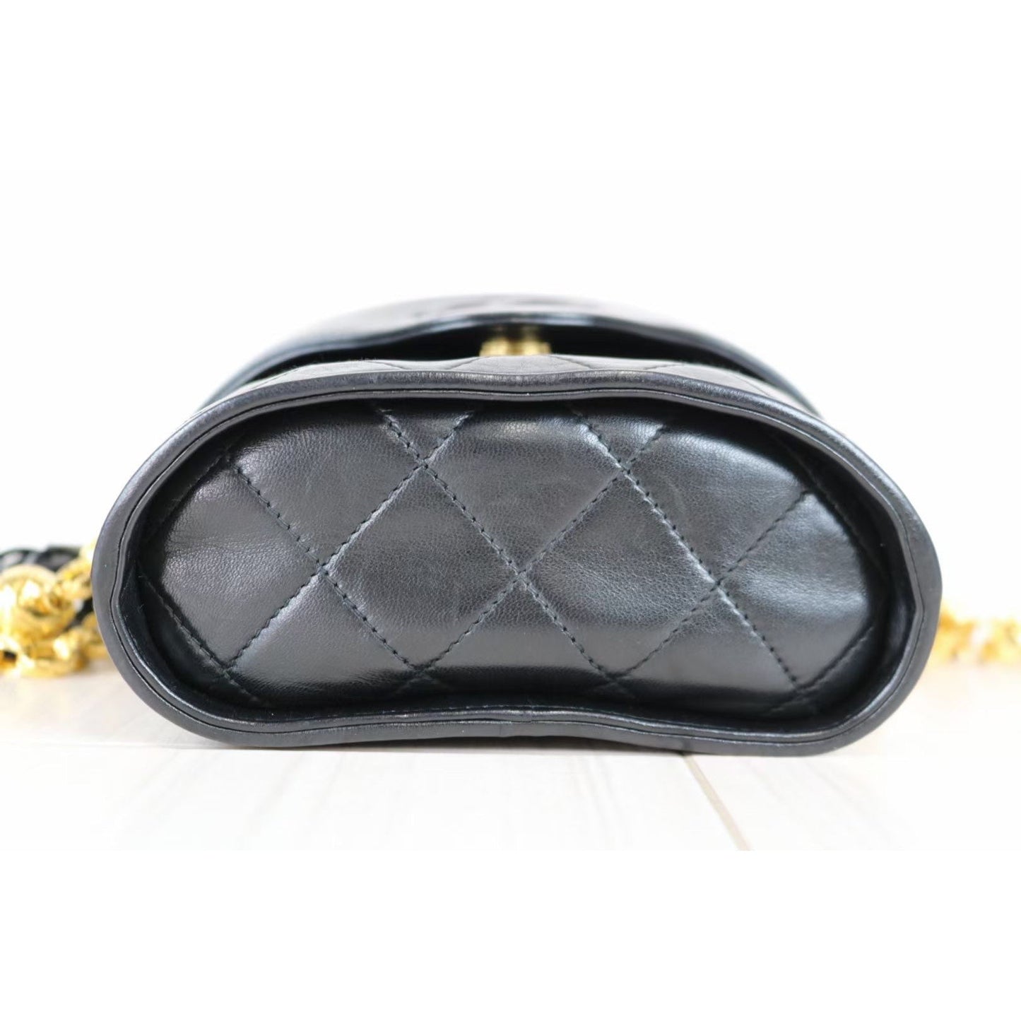 Rank A ｜ CHANEL Vintage Lamb Skin Shoulder Bag ｜052712