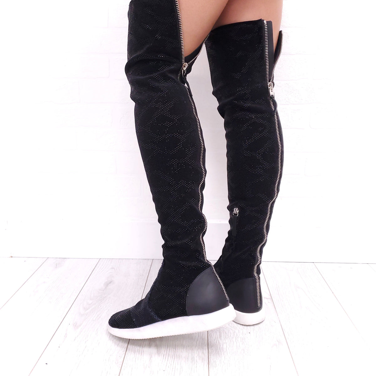 GIUSEPPE ZANOTTI TEXTURED RUNNING SHOE BOOTIES ($1195) - SIZE 39