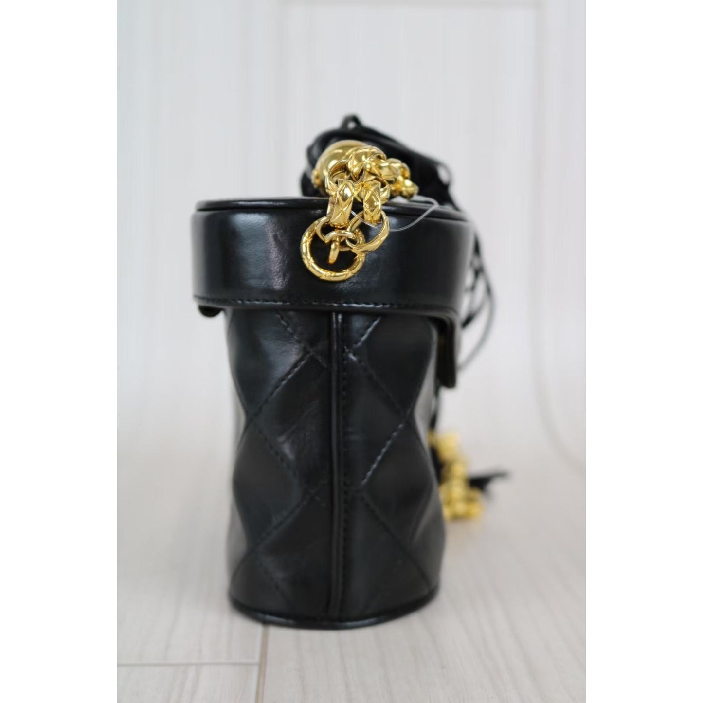Rank A ｜ CHANEL Vintage Lamb Skin Shoulder Bag ｜052712