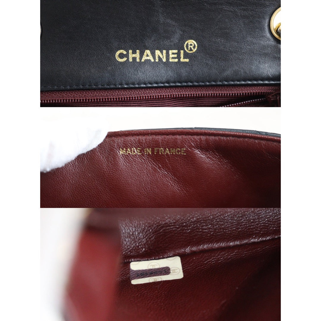 Rank AB ｜ CHANEL Black Lanbskin Square 17 Shoulder Bag Made In 1989～1991 Year｜V23071427