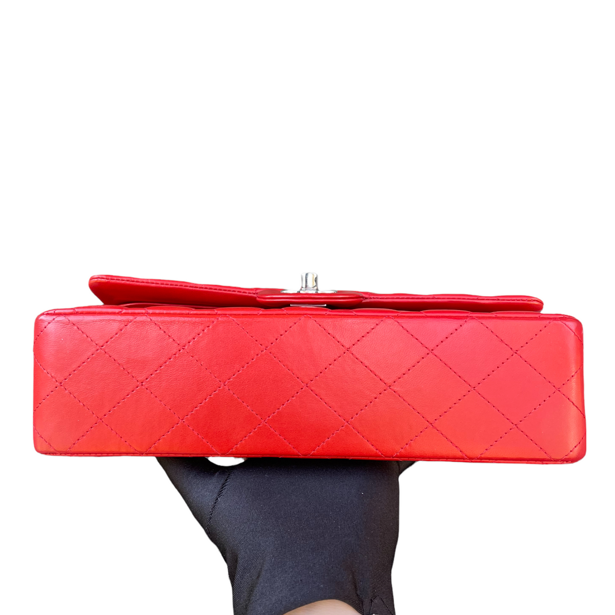 Classic Medium Flap Lambskin Flap Red SHW