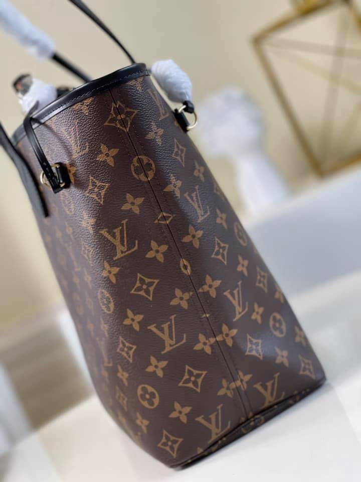Louis Vuitton Neverfull MM Tote Bag
