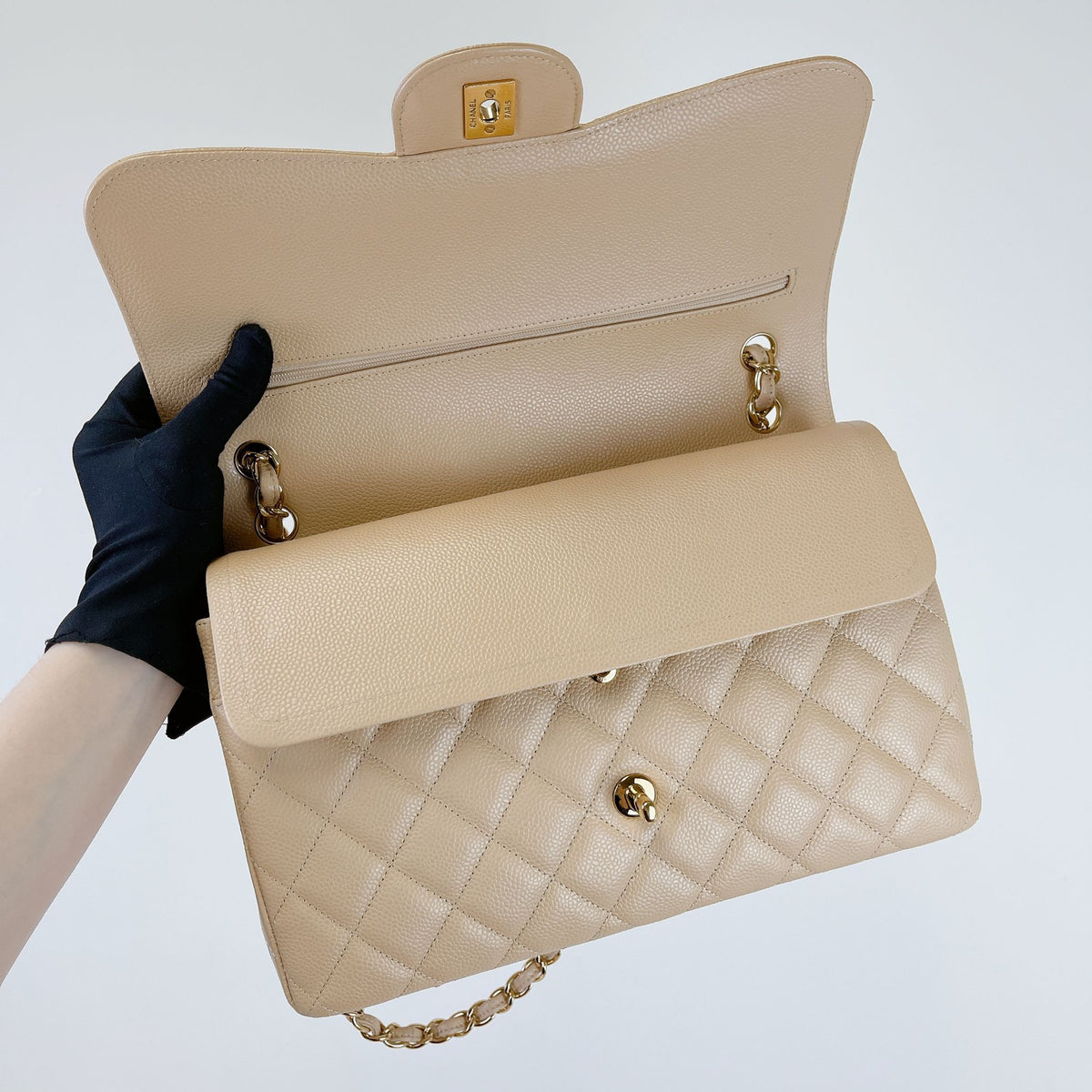Double Flap Jumbo Caviar Beige GHW
