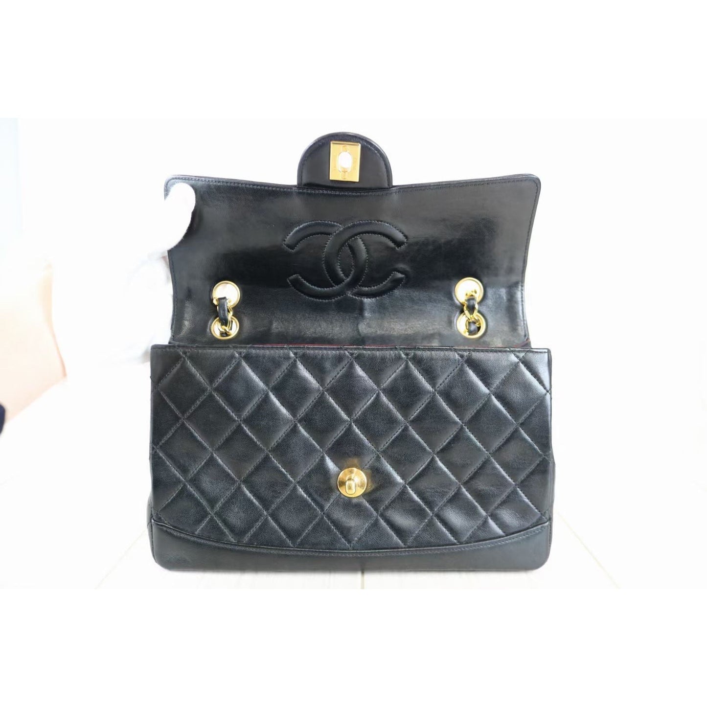 Rank AB ｜ CHANEL CF Shoulder Bag ｜051024