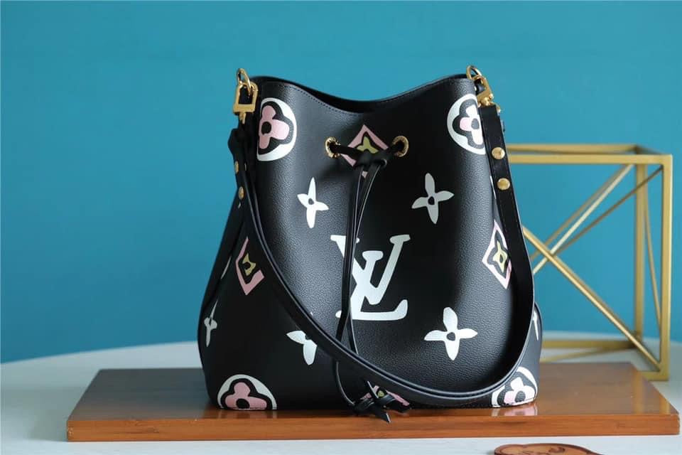 Louis Vuitton NeoNoe MM Bag