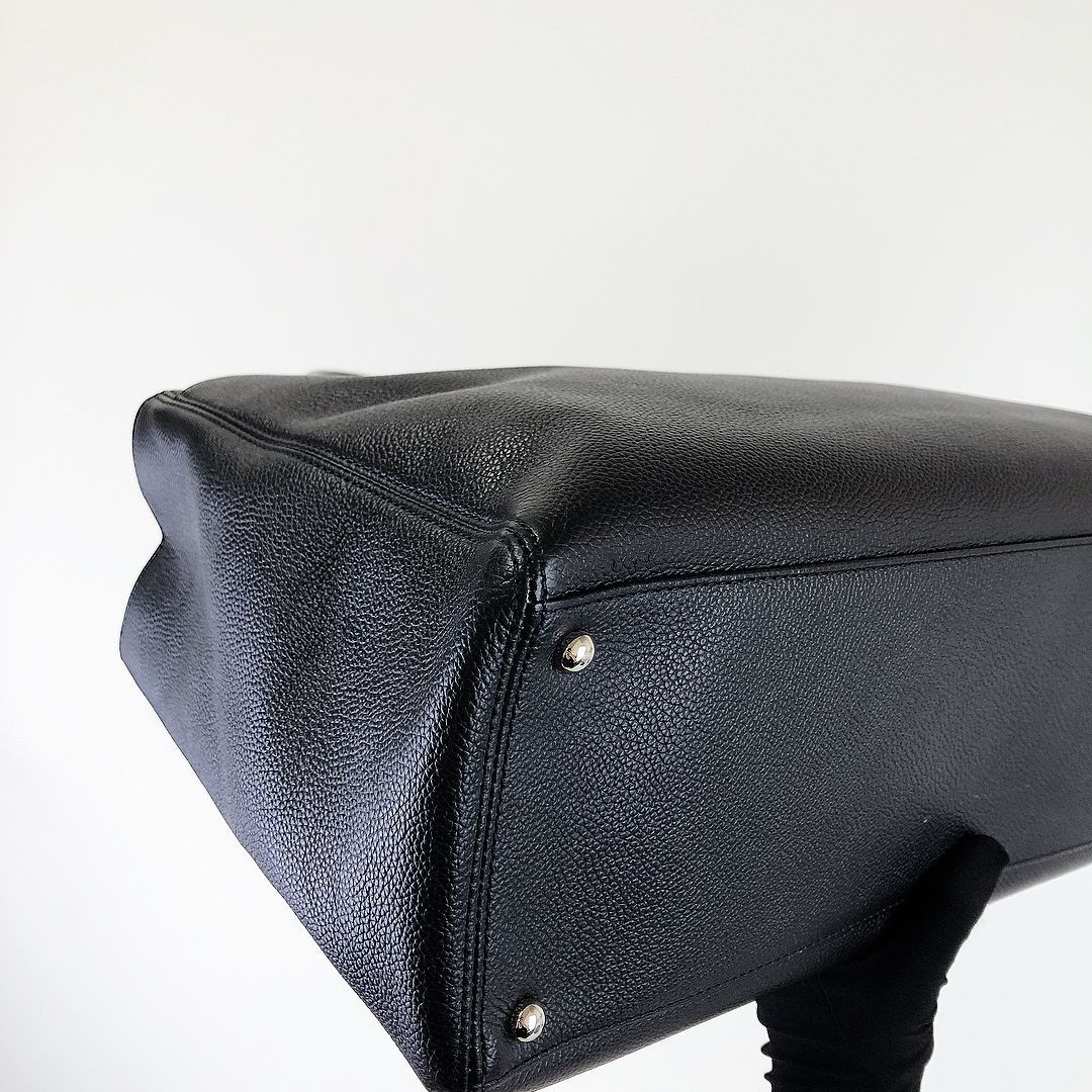 Executive Cerf Tote Caviar Black SHW