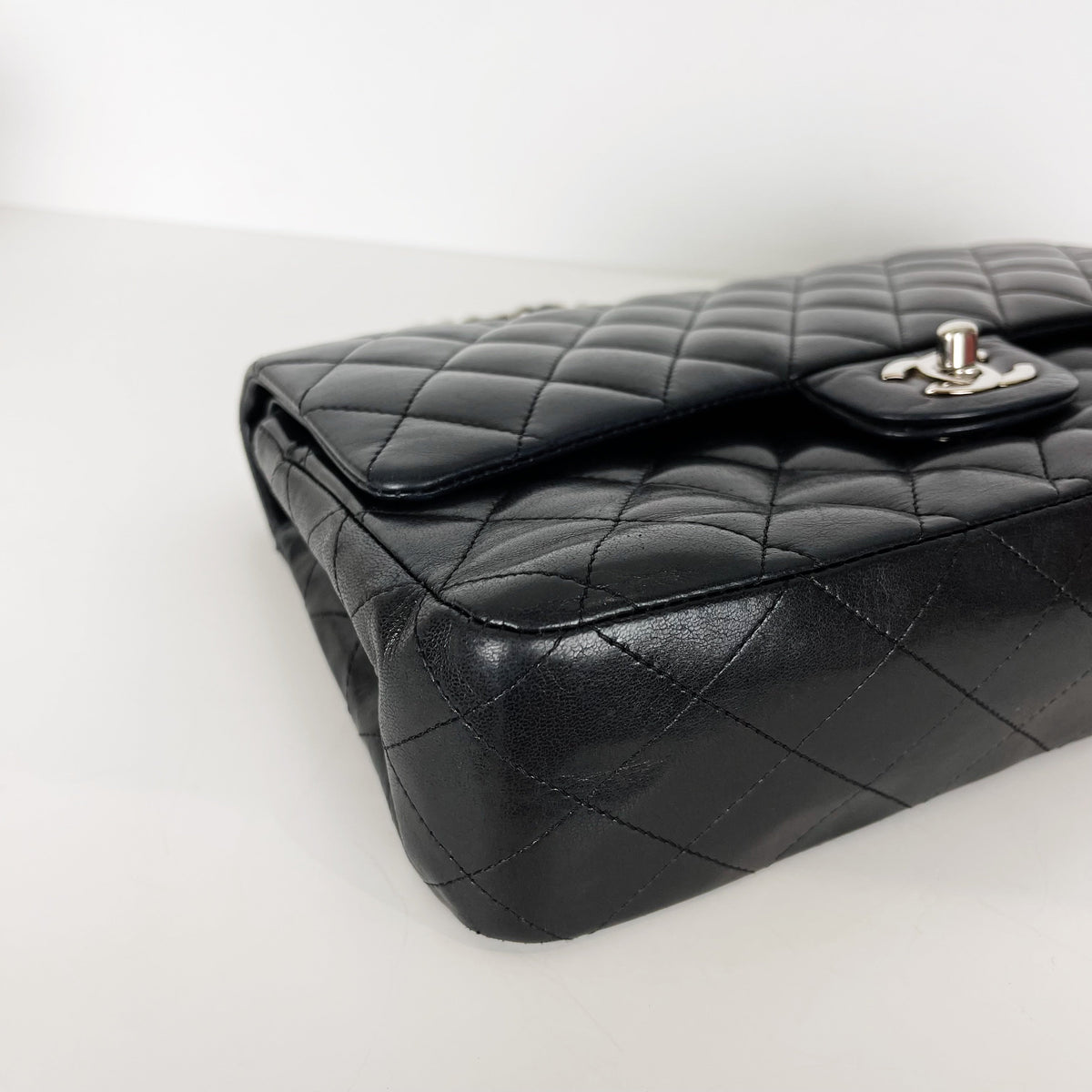 Classic Flap Medium Lambskin Black SHW
