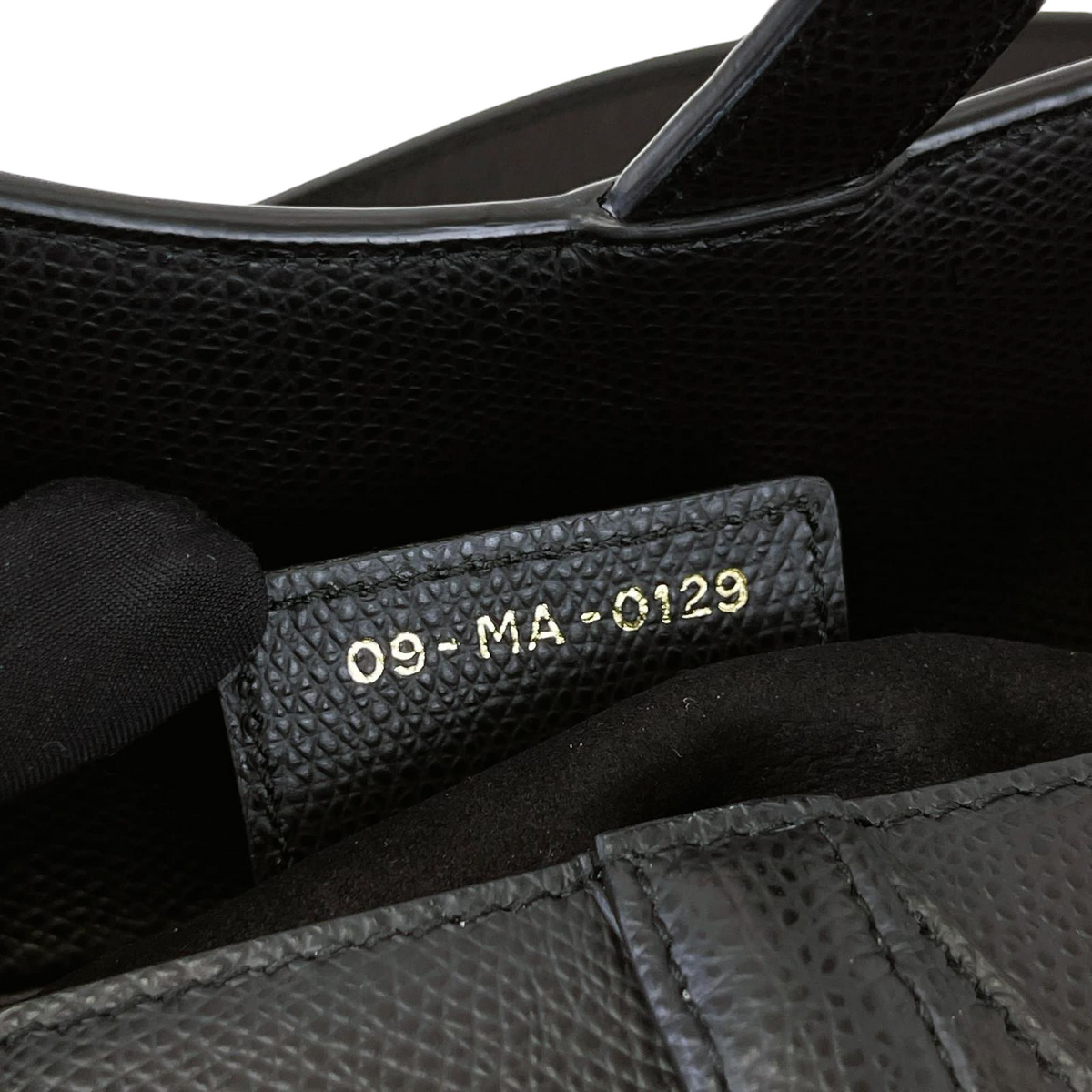 Medium Saddle Calfskin Black GHW