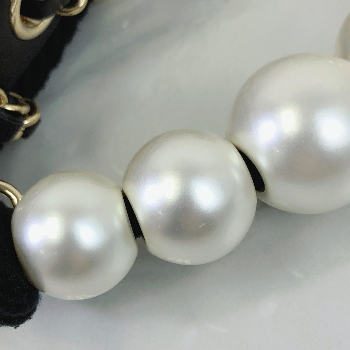 Coco "Sand by the Sea" Runway Pearl Handle Black PVC