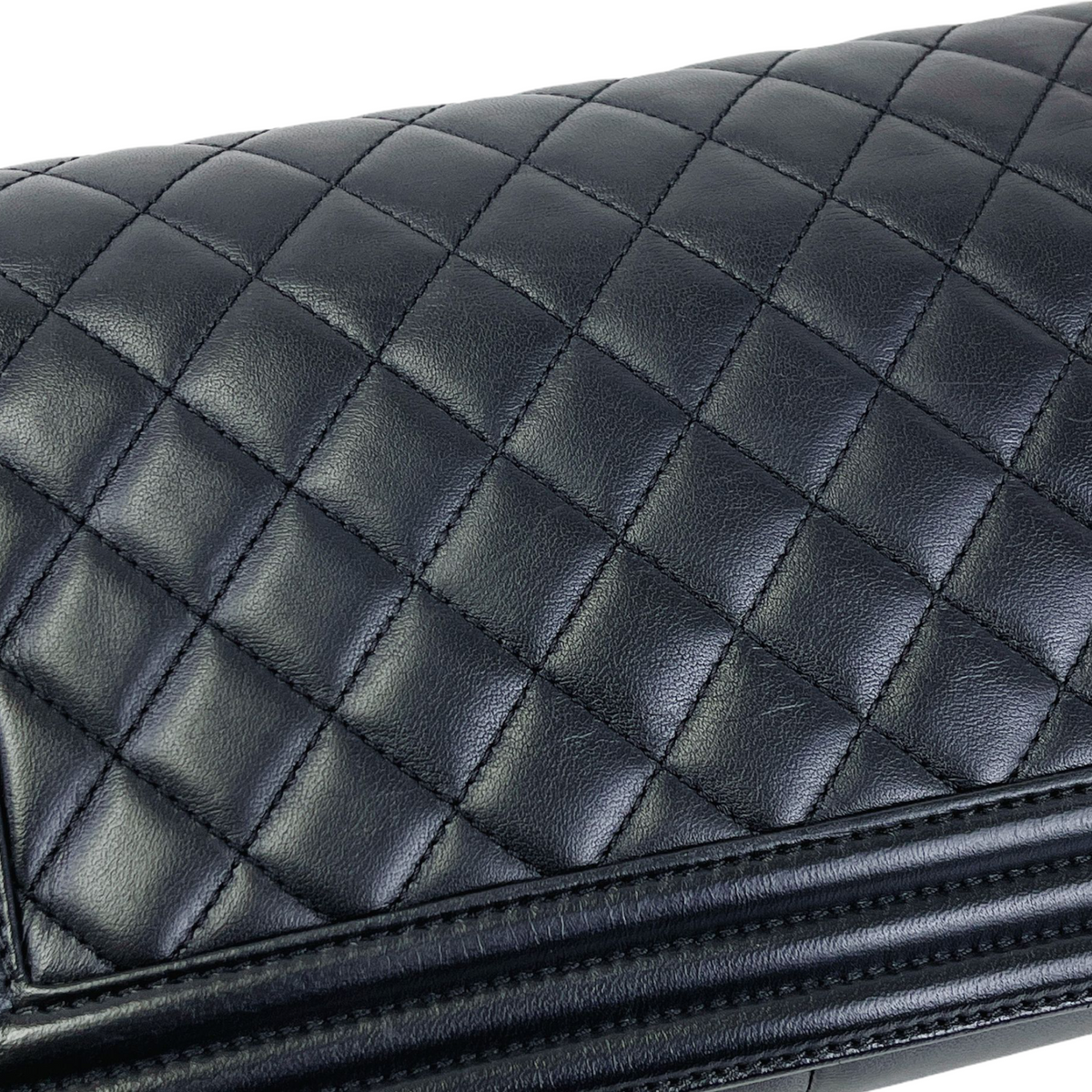 Boy Old Medium Calfskin Black GHW