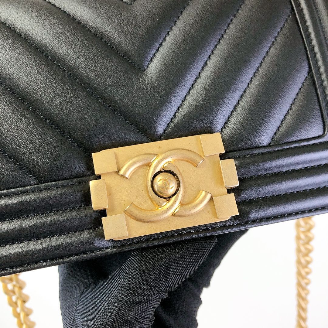 Small Boy Bag Caviar Calfskin Black GHW