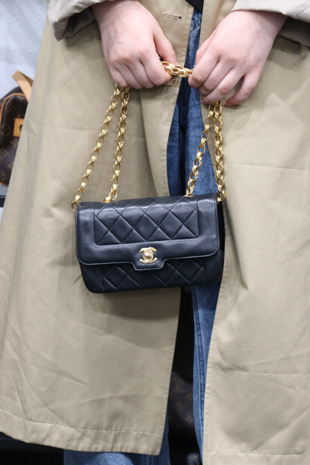 Rank AB ｜ CHANEL Matrass Lamb Leather Chain Shoulder Bag｜23042211